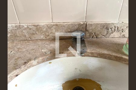 Casa à venda com 350m², 4 quartos e 4 vagas Casa à venda com 350m², 4 quartos e 4 vagasLavabo