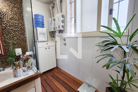 Casa à venda com 302m², 4 quartos e 1 vagaBanheiro da Suíte