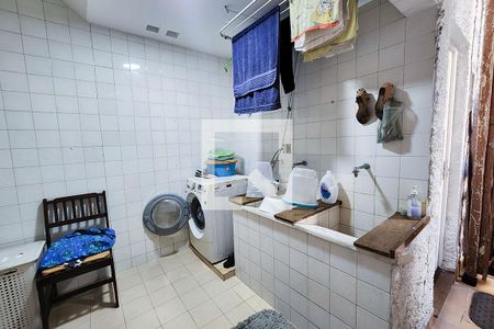 Casa à venda com 302m², 4 quartos e 1 vagaÁrea de Serviço