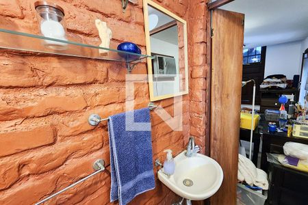 Casa à venda com 302m², 4 quartos e 1 vagaLavabo 2