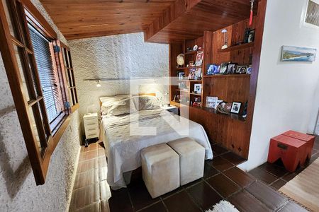 Casa à venda com 302m², 4 quartos e 1 vagaSuíte