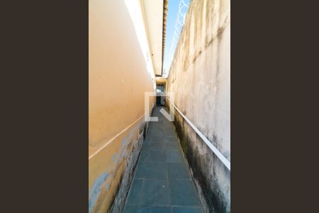 Casa à venda com 120m², 2 quartos e 5 vagasCorredor Lateral