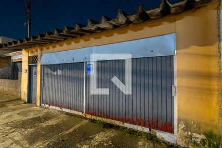 Casa à venda com 120m², 2 quartos e 5 vagasFachada