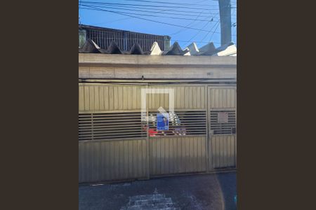 Casa para alugar com 60m², 2 quartos e sem vagaFachada