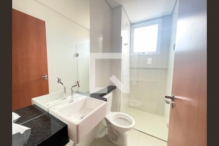 Banheiro social de apartamento à venda com 3 quartos, 90m² em Salgado Filho, Belo Horizonte