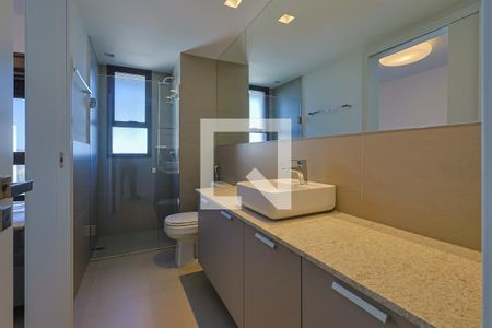Apartamento para alugar com 77m², 2 quartos e 2 vagas Apartamento para alugar com 77m², 2 quartos e 2 vagasBanheiro