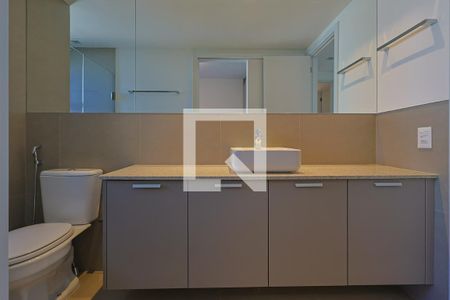 Apartamento para alugar com 77m², 2 quartos e 2 vagas Apartamento para alugar com 77m², 2 quartos e 2 vagasBanheiro