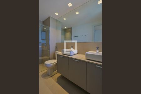Apartamento para alugar com 77m², 2 quartos e 2 vagas Apartamento para alugar com 77m², 2 quartos e 2 vagasBanheiro da Suíte