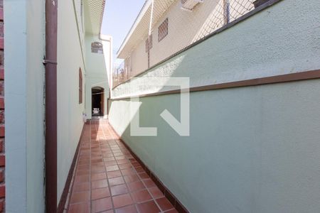 Casa à venda com 220m², 4 quartos e 1 vaga Casa à venda com 220m², 4 quartos e 1 vagaCorredor Lateral