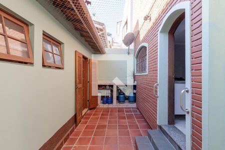 Casa à venda com 220m², 4 quartos e 1 vaga Casa à venda com 220m², 4 quartos e 1 vagaQuintal