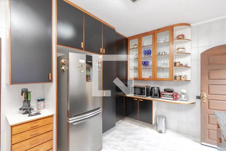 Casa à venda com 220m², 4 quartos e 1 vaga Casa à venda com 220m², 4 quartos e 1 vagaCozinha