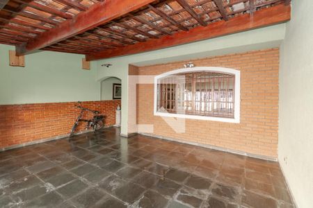 Casa à venda com 220m², 4 quartos e 1 vaga Casa à venda com 220m², 4 quartos e 1 vagaGaragem