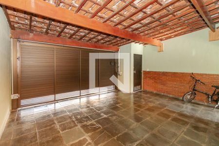 Casa à venda com 220m², 4 quartos e 1 vaga Casa à venda com 220m², 4 quartos e 1 vagaGaragem