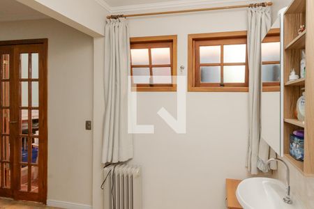 Casa à venda com 220m², 4 quartos e 1 vaga Casa à venda com 220m², 4 quartos e 1 vagaSuíte Externa