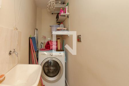 Casa à venda com 220m², 4 quartos e 1 vaga Casa à venda com 220m², 4 quartos e 1 vagaLavanderia