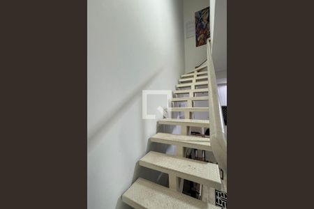 Escada de apartamento à venda com 1 quarto, 54m² em Bethaville I, Barueri
