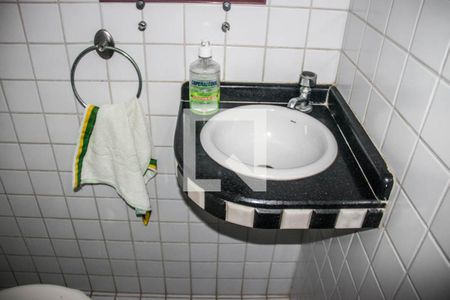 Casa de condomínio para alugar com 108m², 3 quartos e 2 vagasBanheiro 1