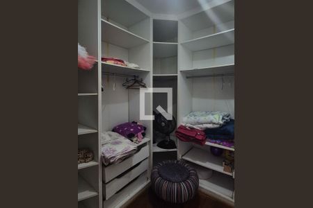 Casa para alugar com 500m², 8 quartos e 5 vagas Casa para alugar com 500m², 8 quartos e 5 vagasCloset da suíte 1