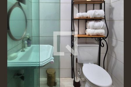 Casa para alugar com 500m², 8 quartos e 5 vagas Casa para alugar com 500m², 8 quartos e 5 vagasBanheiro social