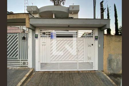 Casa para alugar com 240m², 3 quartos e 2 vagasFachada