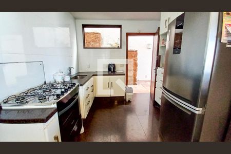 Casa à venda com 700m², 4 quartos e 4 vagasCozinha