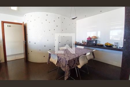 Casa à venda com 700m², 4 quartos e 4 vagasCozinha