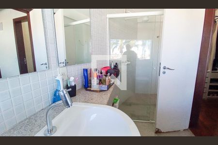 Casa à venda com 700m², 4 quartos e 4 vagasBanheiro do Quarto 1