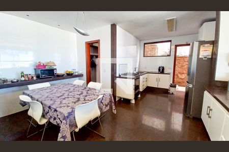 Casa à venda com 700m², 4 quartos e 4 vagasCozinha