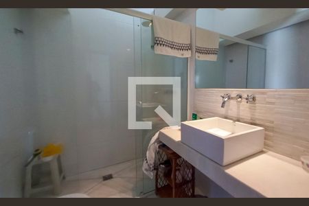 Casa à venda com 700m², 4 quartos e 4 vagasBanheiro do Quarto 2