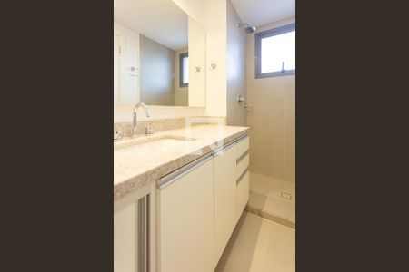 Apartamento para alugar com 69m², 2 quartos e 1 vaga Apartamento para alugar com 69m², 2 quartos e 1 vagaBanheiro da Suíte