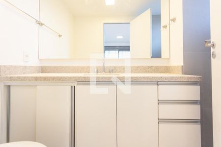 Apartamento para alugar com 69m², 2 quartos e 1 vaga Apartamento para alugar com 69m², 2 quartos e 1 vagaBanheiro da Suíte