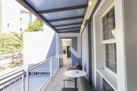 Casa à venda com 640m², 8 quartos e 5 vagasVaranda