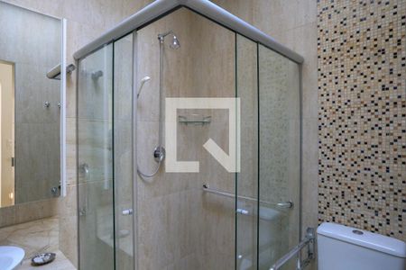 Casa à venda com 640m², 8 quartos e 5 vagasBanheiro 2