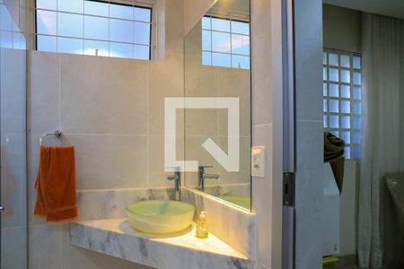 Casa à venda com 640m², 8 quartos e 5 vagasBanheiro do Suíte 2