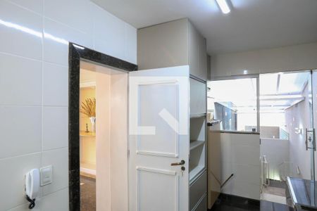 Casa à venda com 640m², 8 quartos e 5 vagasCozinha