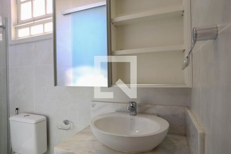 Casa à venda com 640m², 8 quartos e 5 vagasBanheiro 3