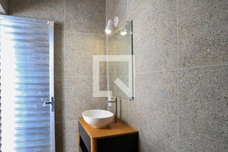 Casa à venda com 640m², 8 quartos e 5 vagasBanheiro de serviço