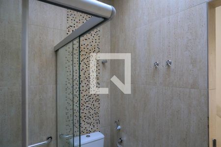 Casa à venda com 640m², 8 quartos e 5 vagasBanheiro 2