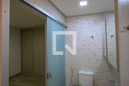 Casa à venda com 640m², 8 quartos e 5 vagasBanheiro do Suíte 2