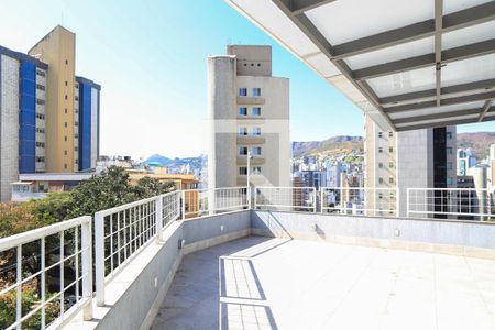 Casa à venda com 640m², 8 quartos e 5 vagasTerraço