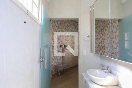 Casa à venda com 640m², 8 quartos e 5 vagasBanheiro 6