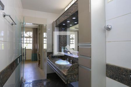 Casa à venda com 640m², 8 quartos e 5 vagasBanheiro da Suíte 3