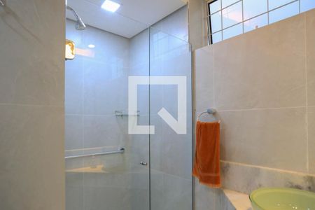 Casa à venda com 640m², 8 quartos e 5 vagasBanheiro do Suíte 2