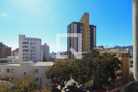 Casa à venda com 640m², 8 quartos e 5 vagasVista