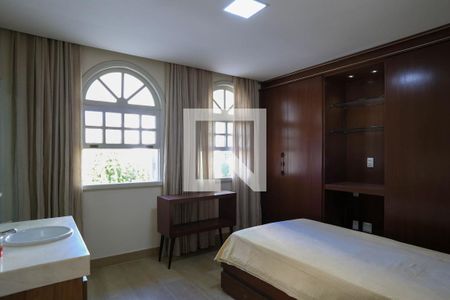 Casa à venda com 640m², 8 quartos e 5 vagasQuarto 5