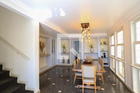 Casa à venda com 640m², 8 quartos e 5 vagasSala de Jantar