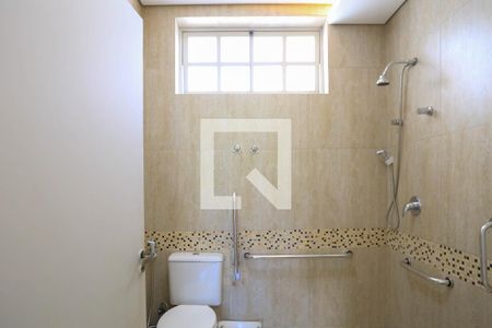 Casa à venda com 640m², 8 quartos e 5 vagasBanheiro 1