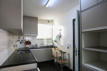 Casa à venda com 640m², 8 quartos e 5 vagasCozinha