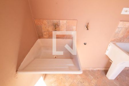 Casa para alugar com 55m², 1 quarto e 1 vagaÁrea de Serviço