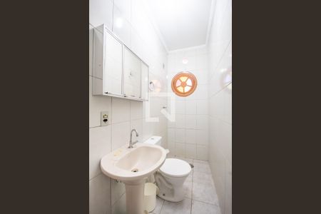 Banheiro de casa para alugar com 1 quarto, 55m² em Conceicao, Osasco